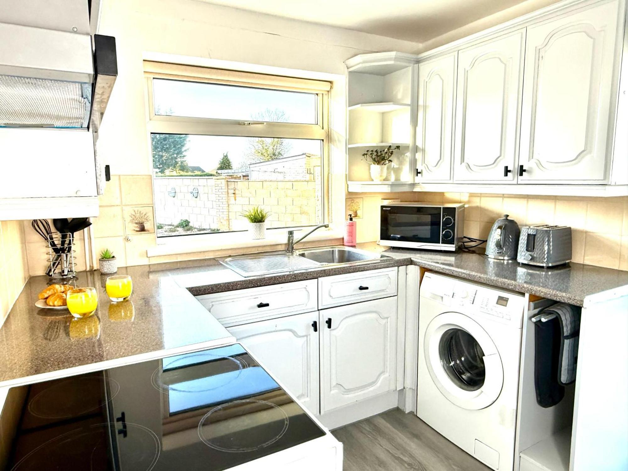 Stylish 3-Bedroom House With Garden & Free Parking'S, Prime Location With Private Garden Kidlington Exterior foto